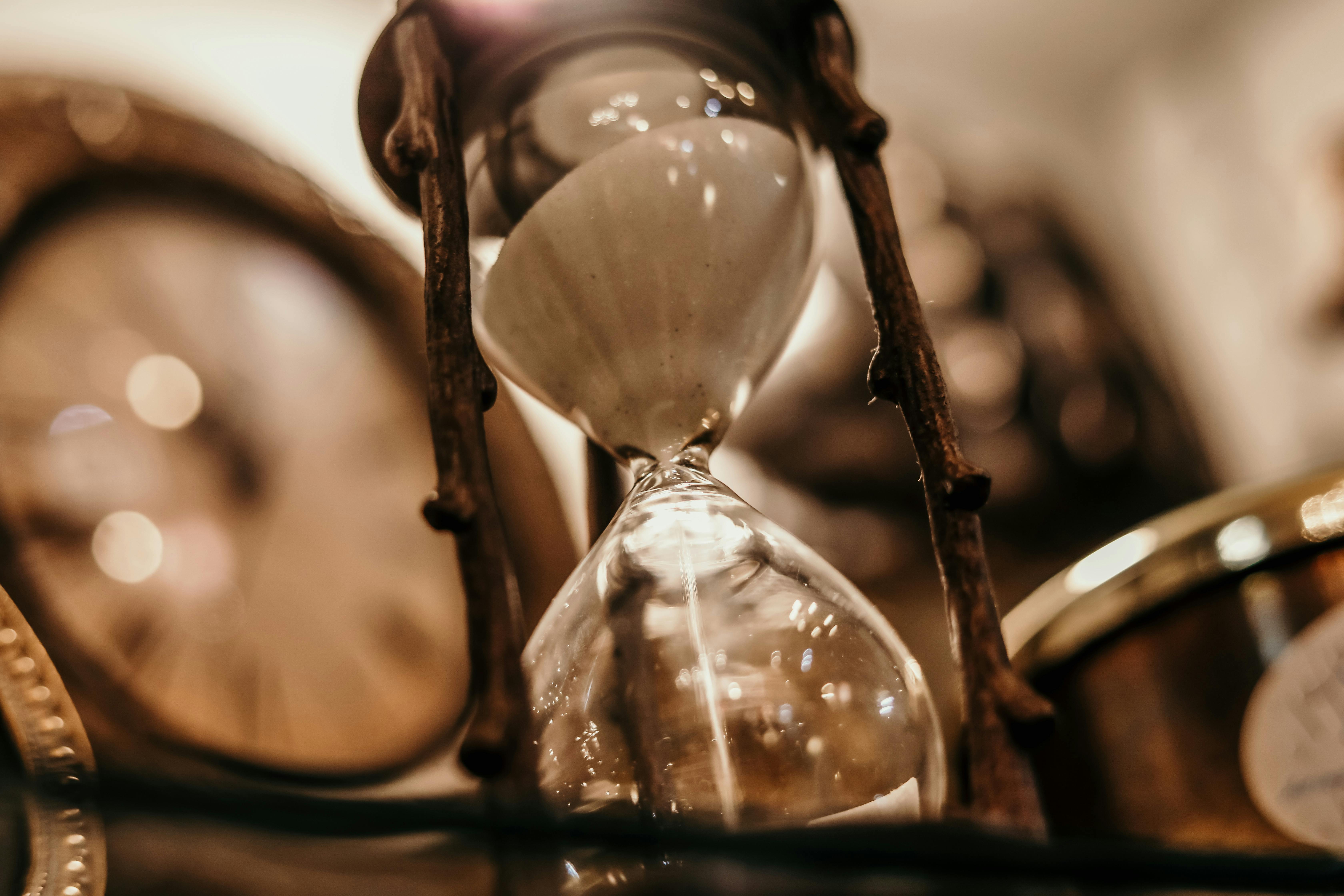 Hourglass image supporting the marketing hourglass